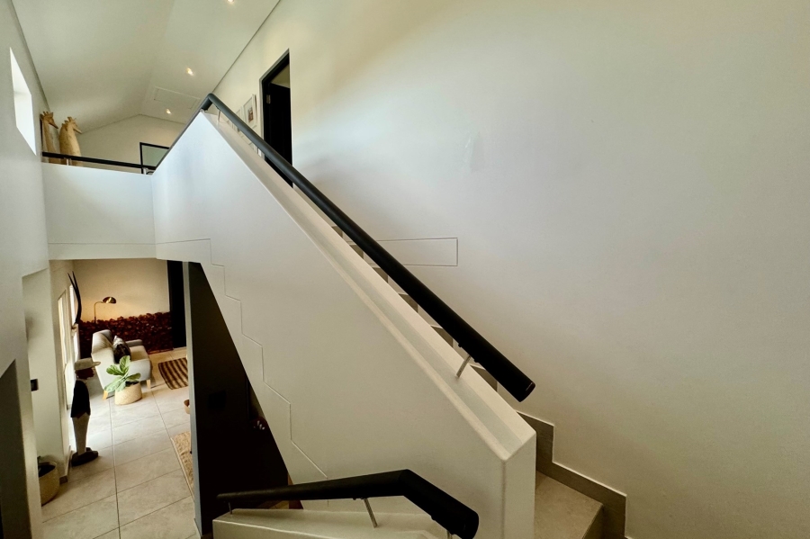 To Let 3 Bedroom Property for Rent in Graanendal Western Cape